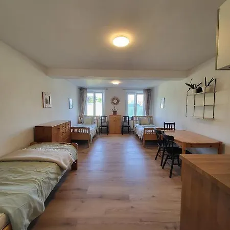 Up To 7 Guests *