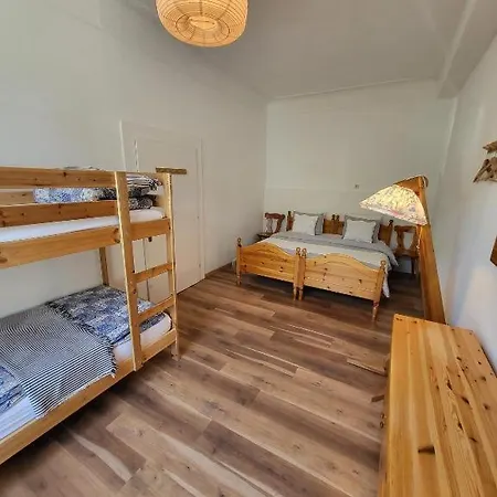 Up To 7 Guests *
