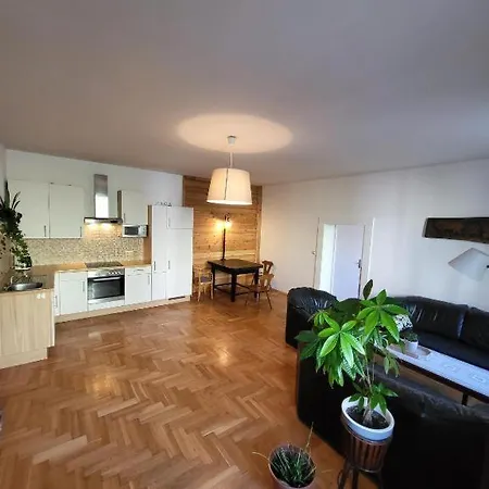 Up To 7 Guests Fuerstenfeld